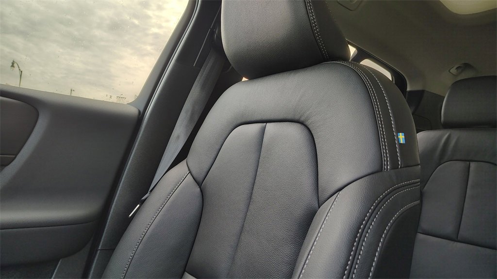 New 2026 Volvo XC40 B5 Ultra w/ Climate Package image 24