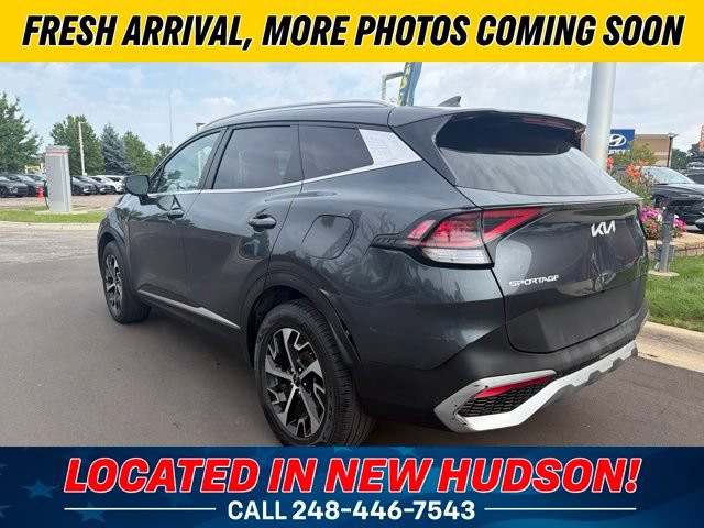 Used 2024 Kia Sportage EX AWD/4WD image 2