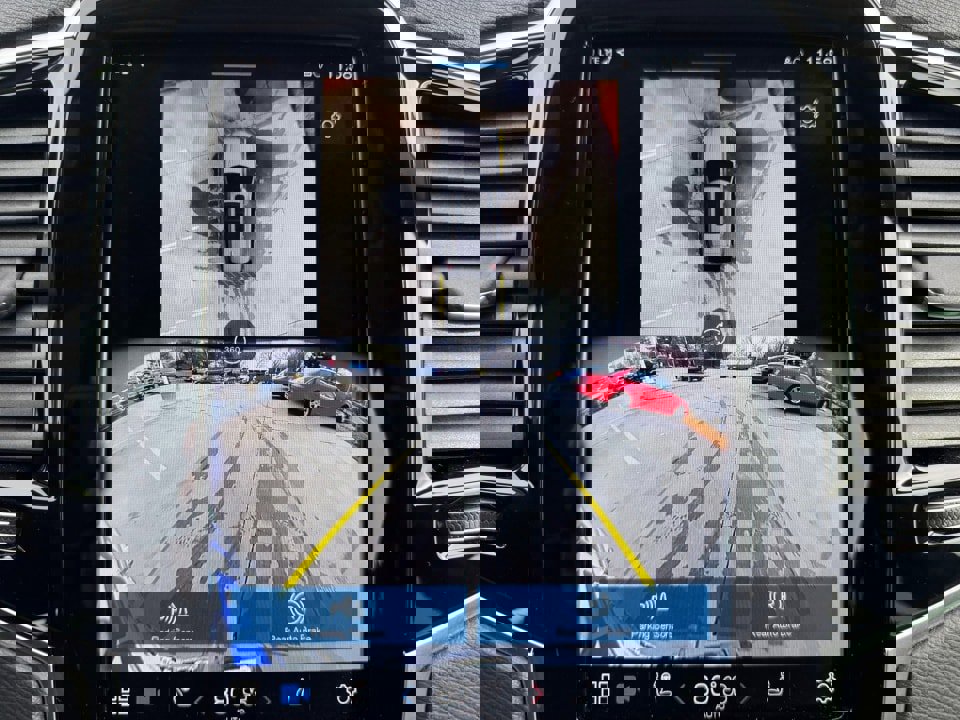 Certified 2024 Volvo XC90 T8 Plus w/ Protection Package Premier image 19