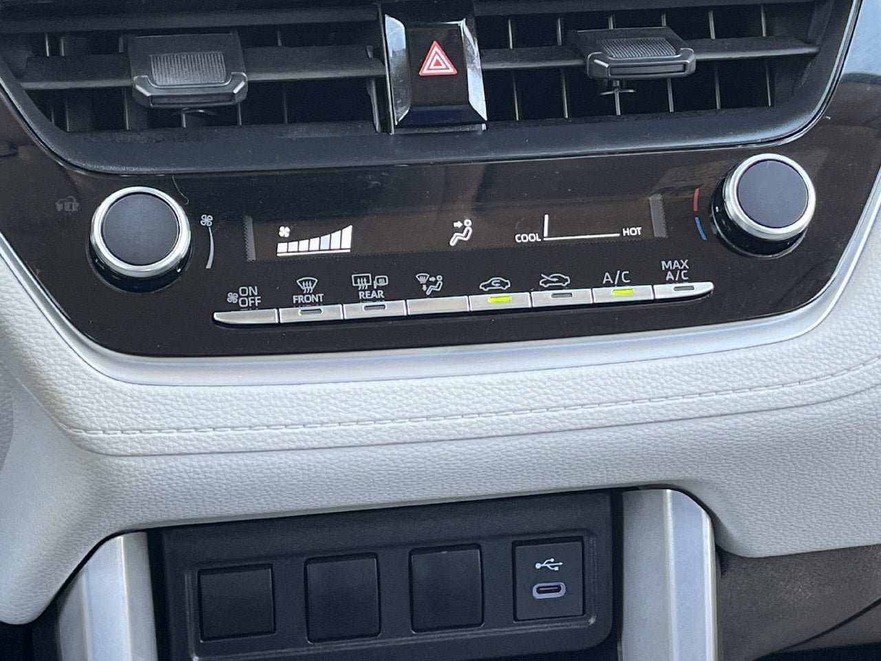 Used 2025 Toyota Corolla Cross L FWD image 18