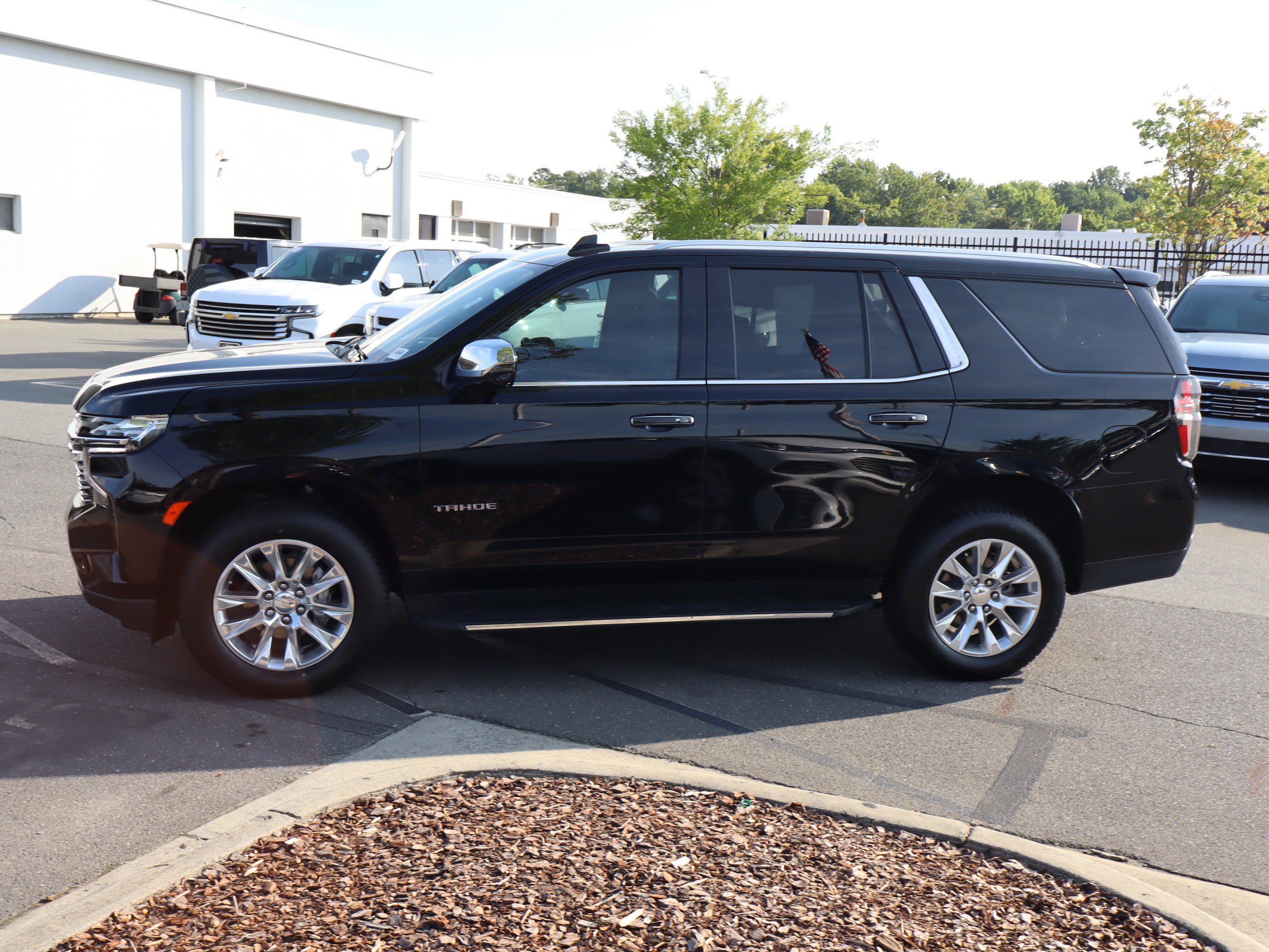 Used 2023 Chevrolet Tahoe Premier w/ Premium Package 2 AWD/4WD image 7