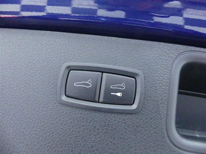 Used 2023 Porsche Macan AWD/4WD image 25