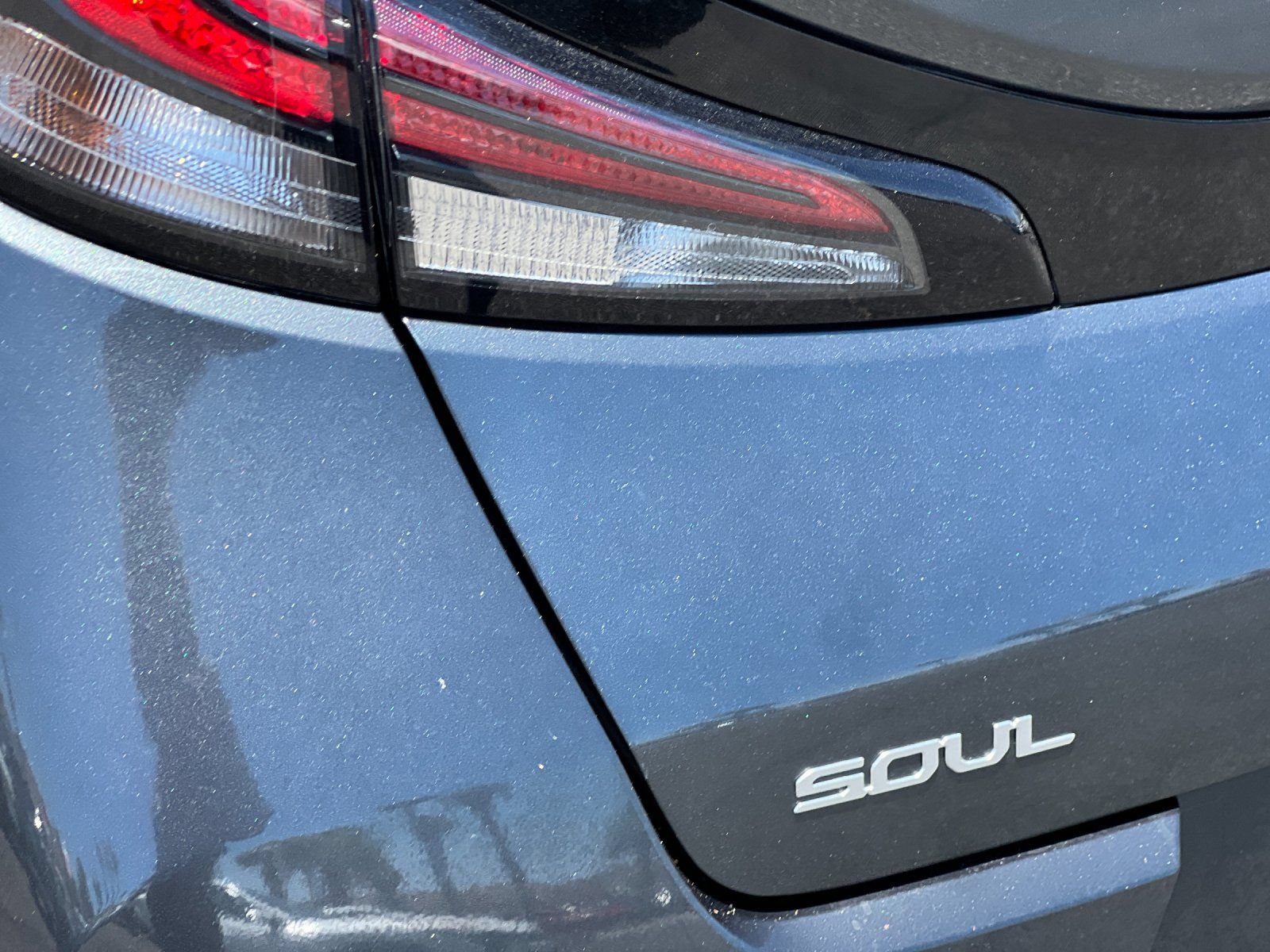 Certified 2023 Kia Soul LX w/ LX Technology Package FWD image 24