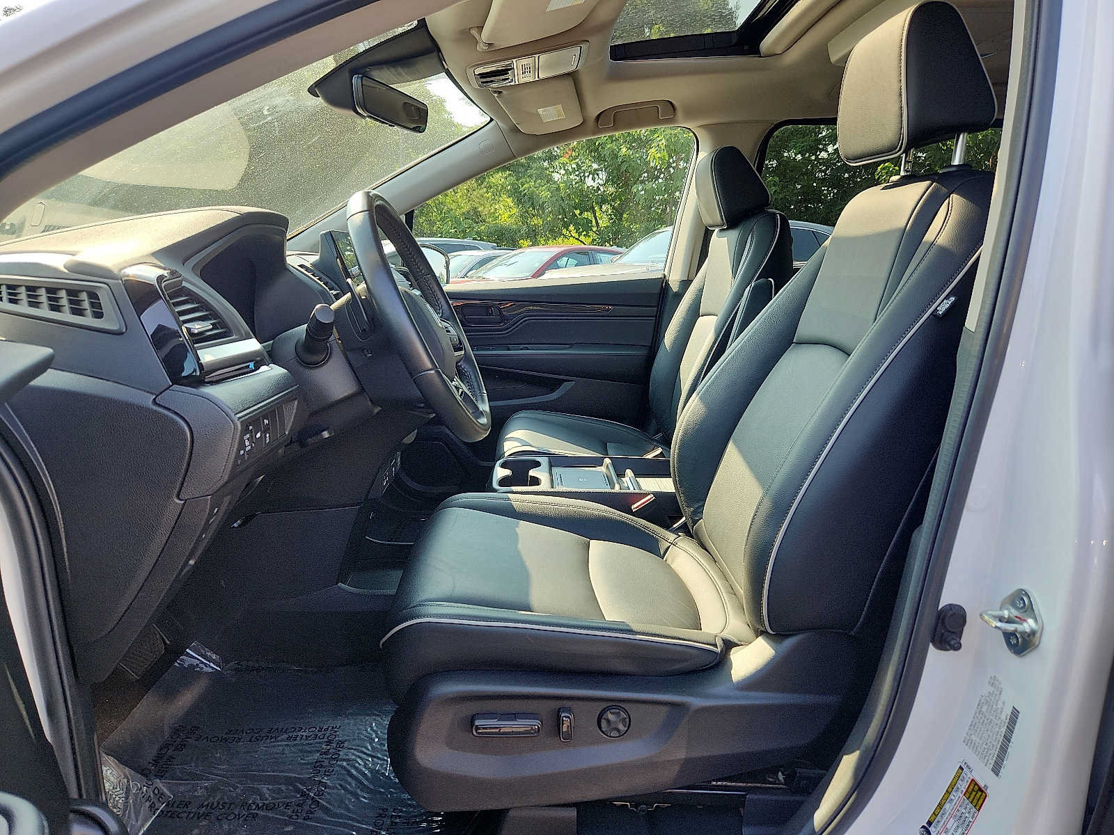 Certified 2025 Honda Odyssey Touring image 13