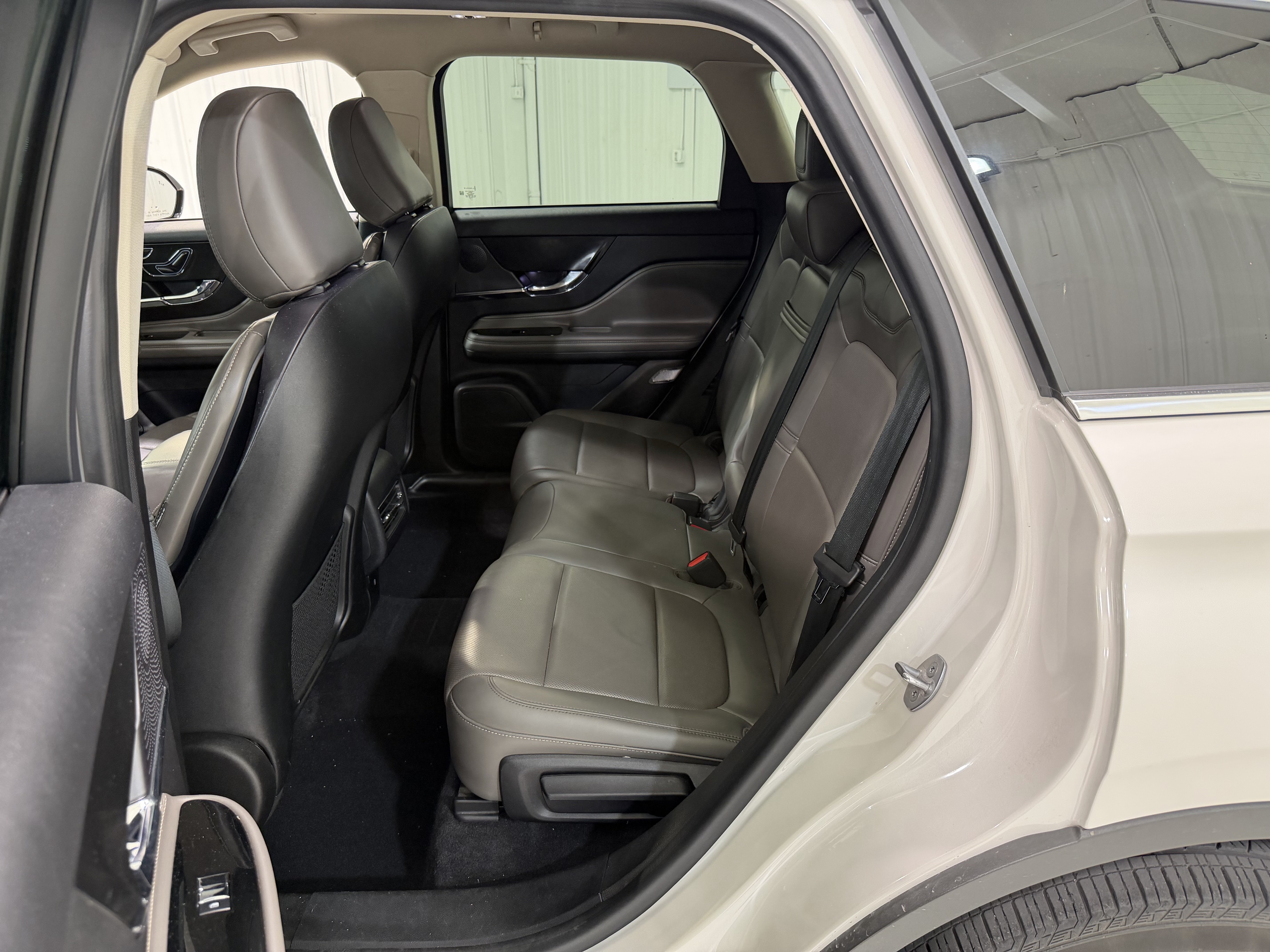 Used 2023 Lincoln Corsair Reserve FWD image 11