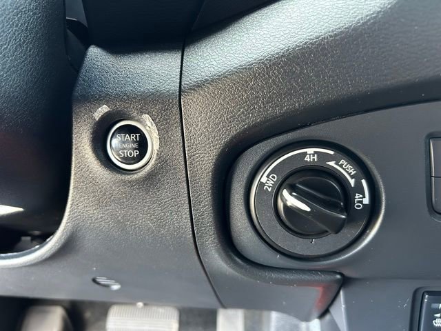 Used 2023 Nissan Frontier PRO-4X w/ Pro Convenience Package AWD/4WD image 29