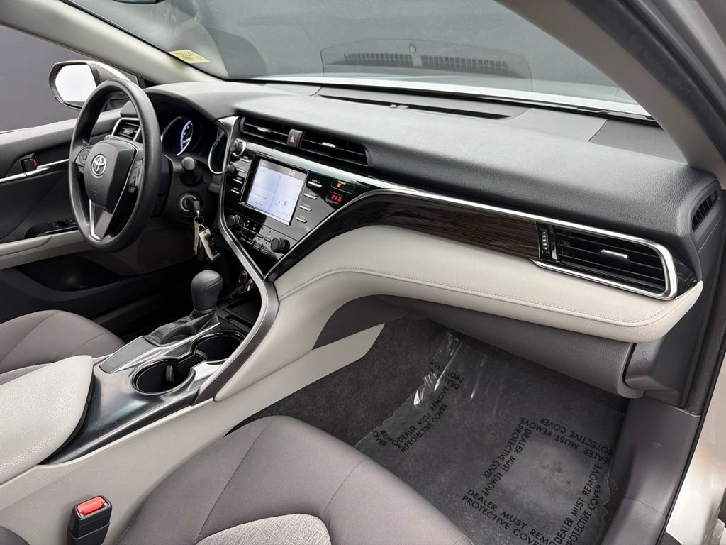 Used 2018 Toyota Camry LE FWD image 24