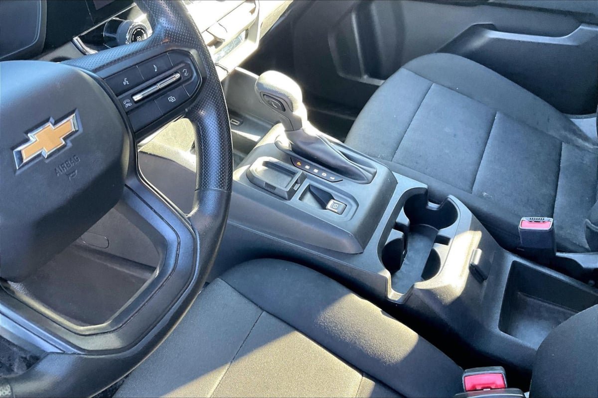 Used 2023 Chevrolet Colorado W/T RWD image 15