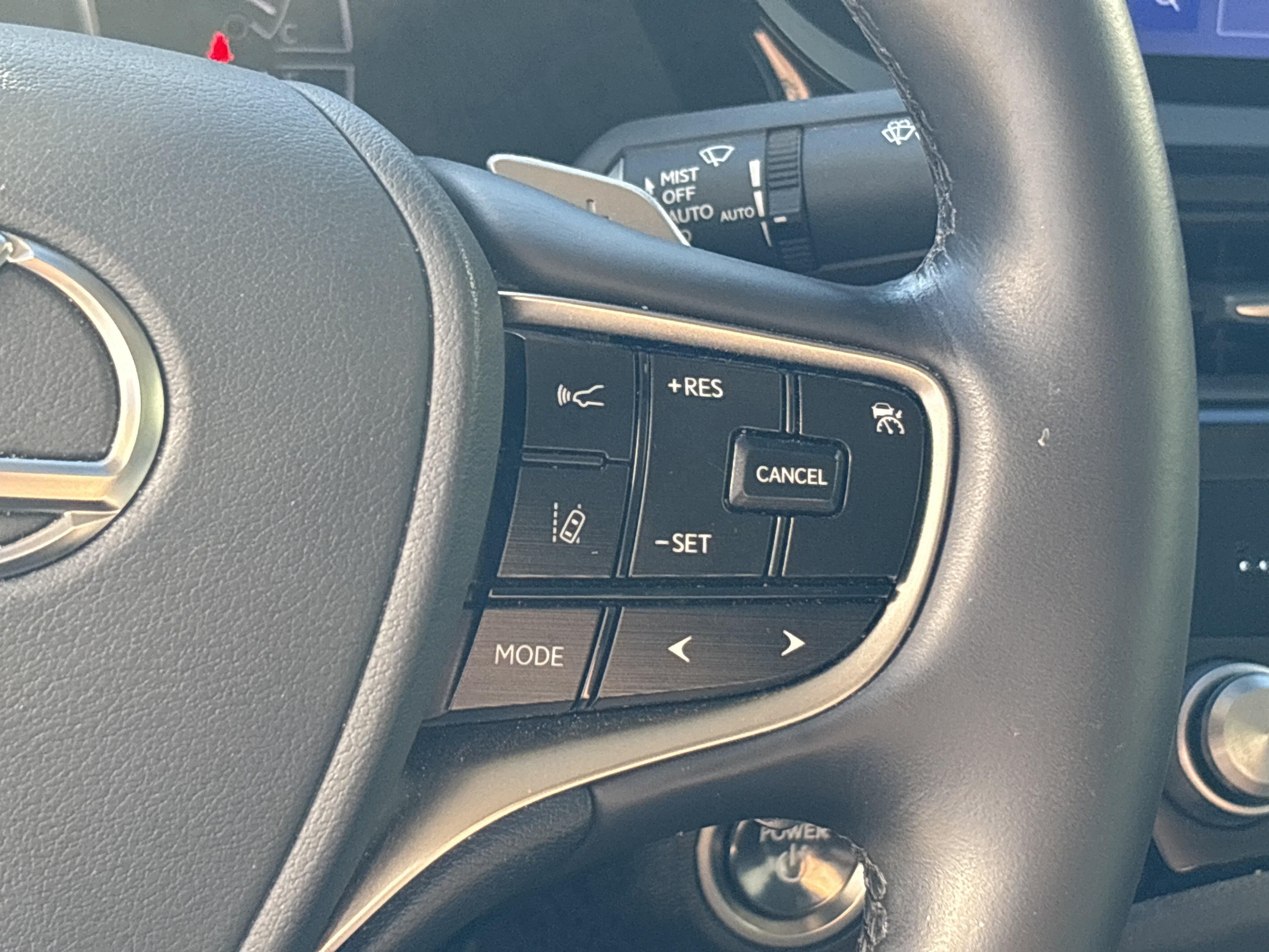 Used 2025 Lexus ES 300h w/ Premium Package FWD image 20