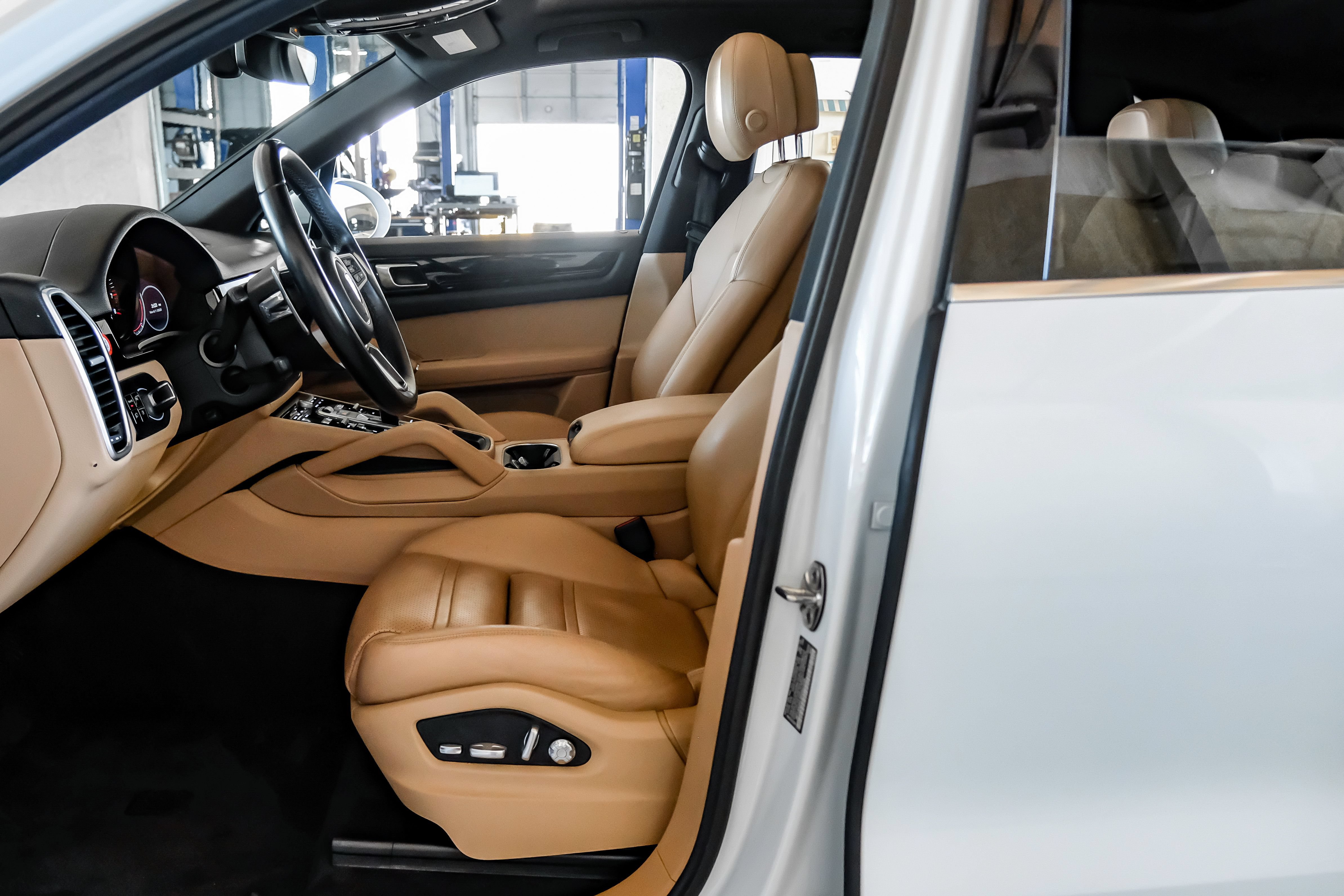 Used 2019 Porsche Cayenne AWD/4WD image 3