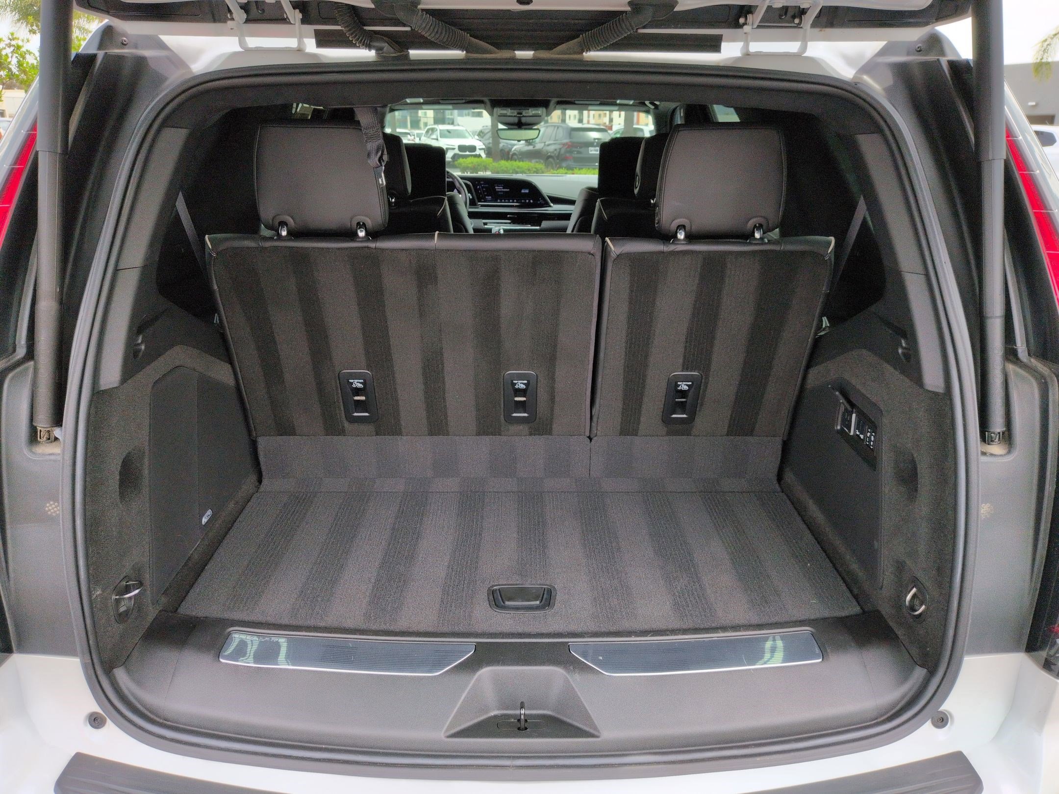 Used 2024 Cadillac Escalade V w/ Heavy-Duty Trailer Package image 34