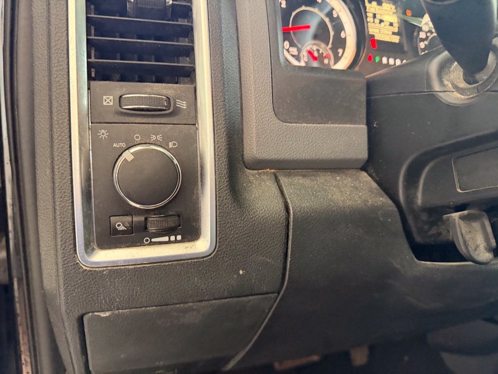 Used 2016 RAM 1500 Classic SLT RWD image 25