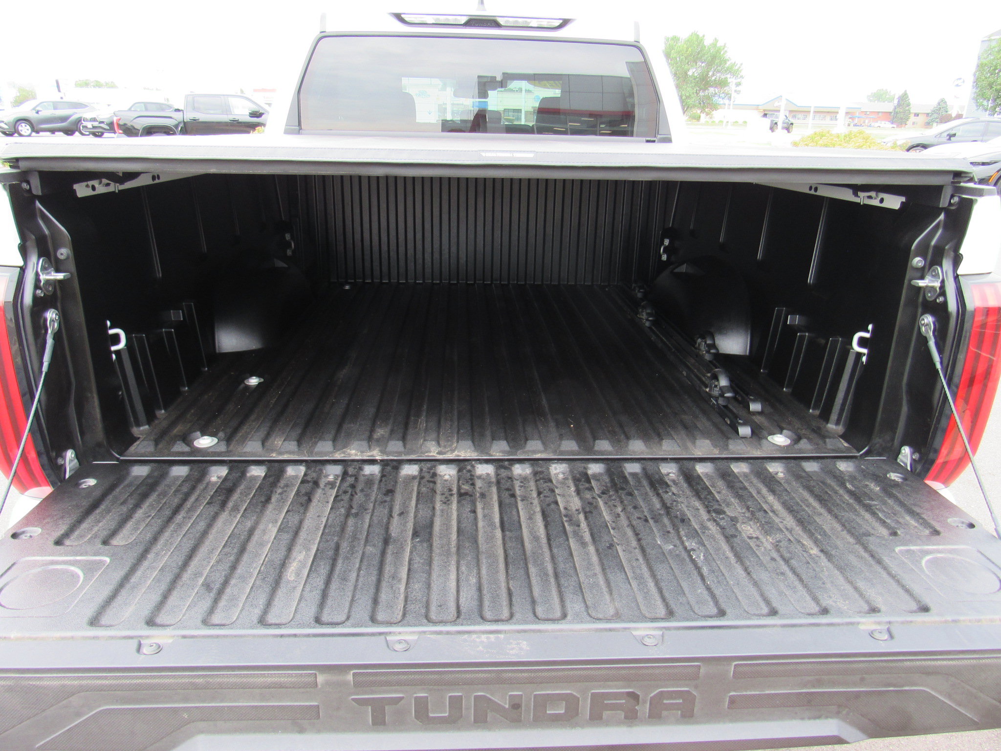 Used 2025 Toyota Tundra SR5 AWD/4WD image 38