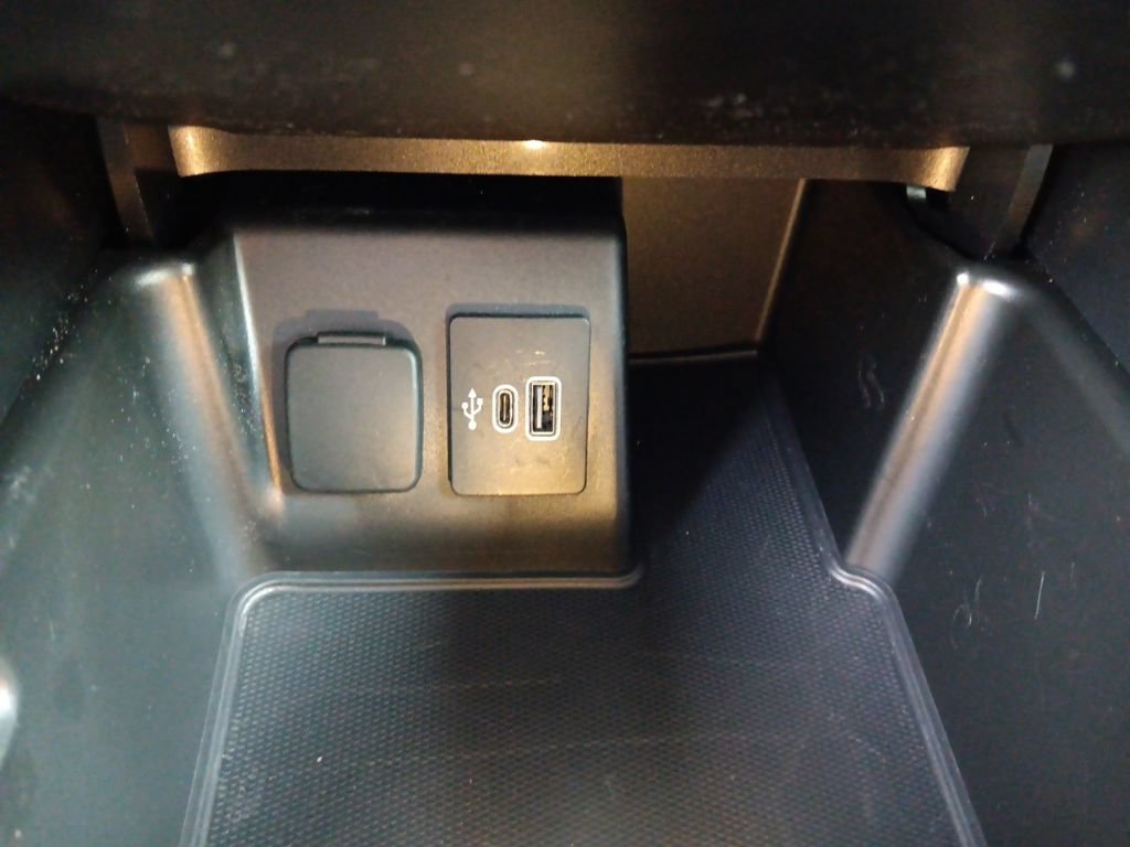 Used 2025 Ford Explorer Active w/ Active Comfort Package AWD/4WD image 22