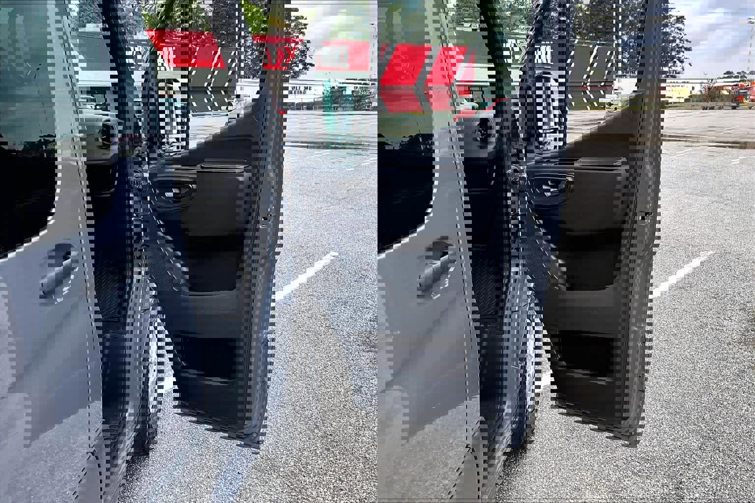 Used 2022 Mercedes-Benz Sprinter 2500 image 23