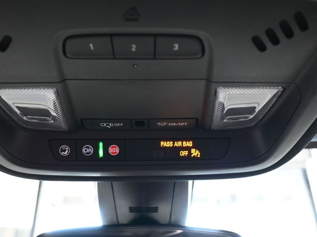 Used 2023 Chevrolet Traverse LT w/ Midnight/Sport Edition image 30