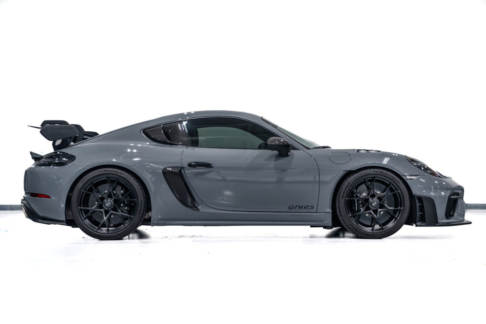 Used 2025 Porsche 718 Cayman GT4 RS image 9