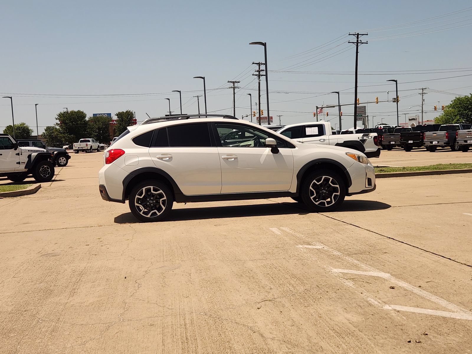 Used 2017 Subaru Crosstrek 2.0i Premium AWD/4WD image 7