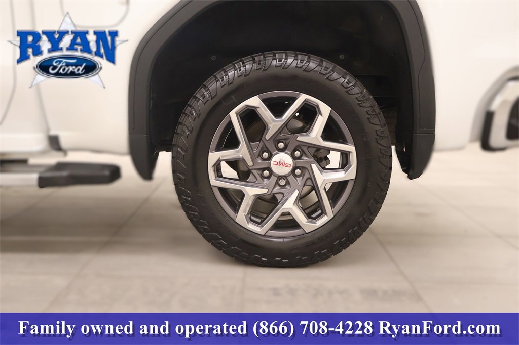 Used 2022 GMC Sierra 1500 SLT w/ SLT Convenience Package image 32