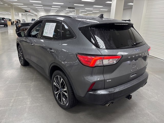 Used 2021 Ford Escape SE w/ SE Sport Appearance Package image 5