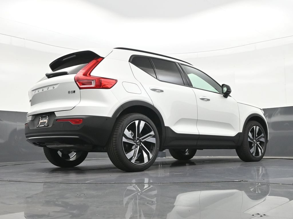 New 2026 Volvo XC40 B5 Plus w/ Climate Package AWD/4WD image 21