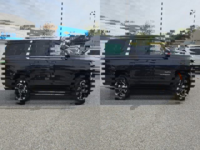 New 2025 Chevrolet Suburban LT w/ Comfort Package image 12