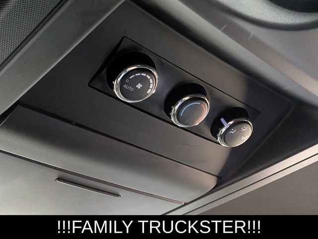 Used 2017 Dodge Grand Caravan GT image 29