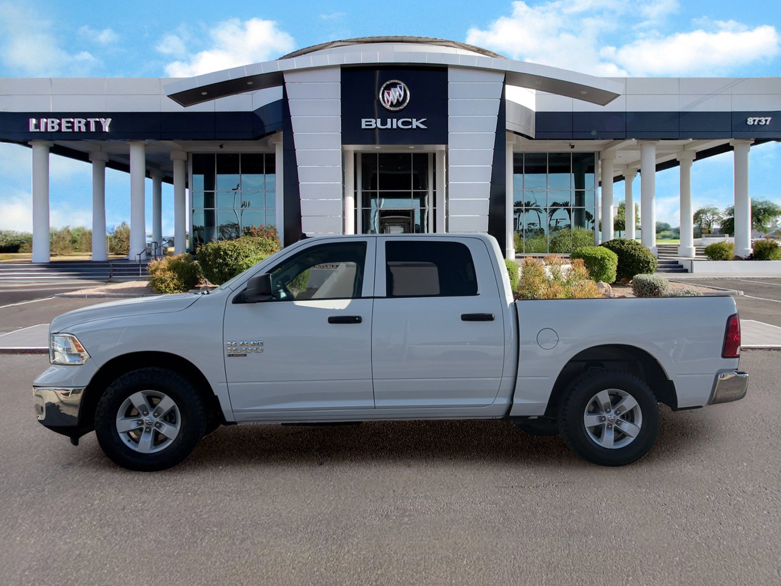 Used 2022 RAM 1500 Classic SLT w/ Electronics Group AWD/4WD image 6