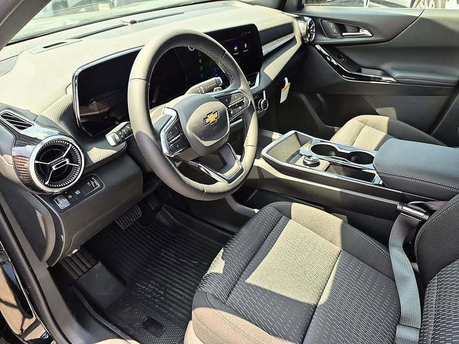 New 2026 Chevrolet Equinox LT FWD image 16