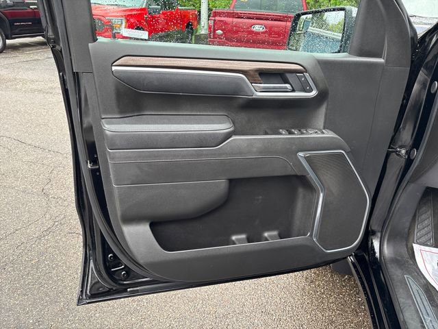 Used 2025 Chevrolet Silverado 1500 LT AWD/4WD image 8