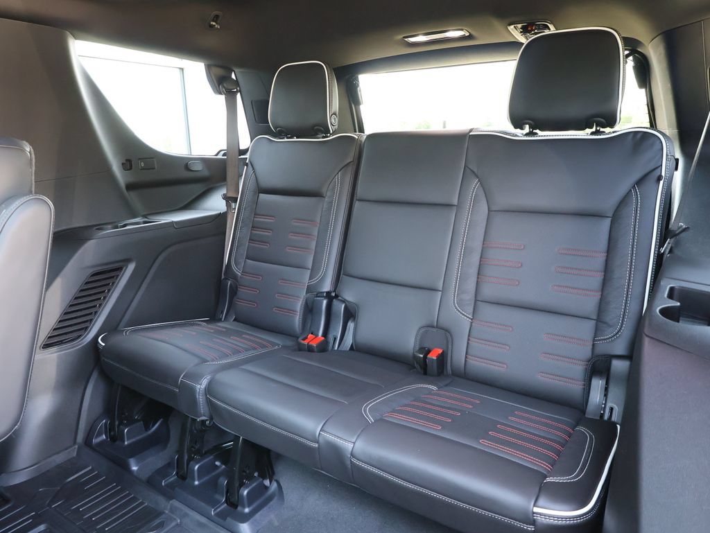Certified 2025 GMC Yukon AT4 Ultimate AWD/4WD image 32