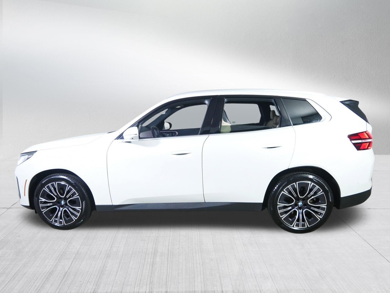 Used 2025 BMW X3 xDrive30i w/ Premium Package AWD/4WD image 4
