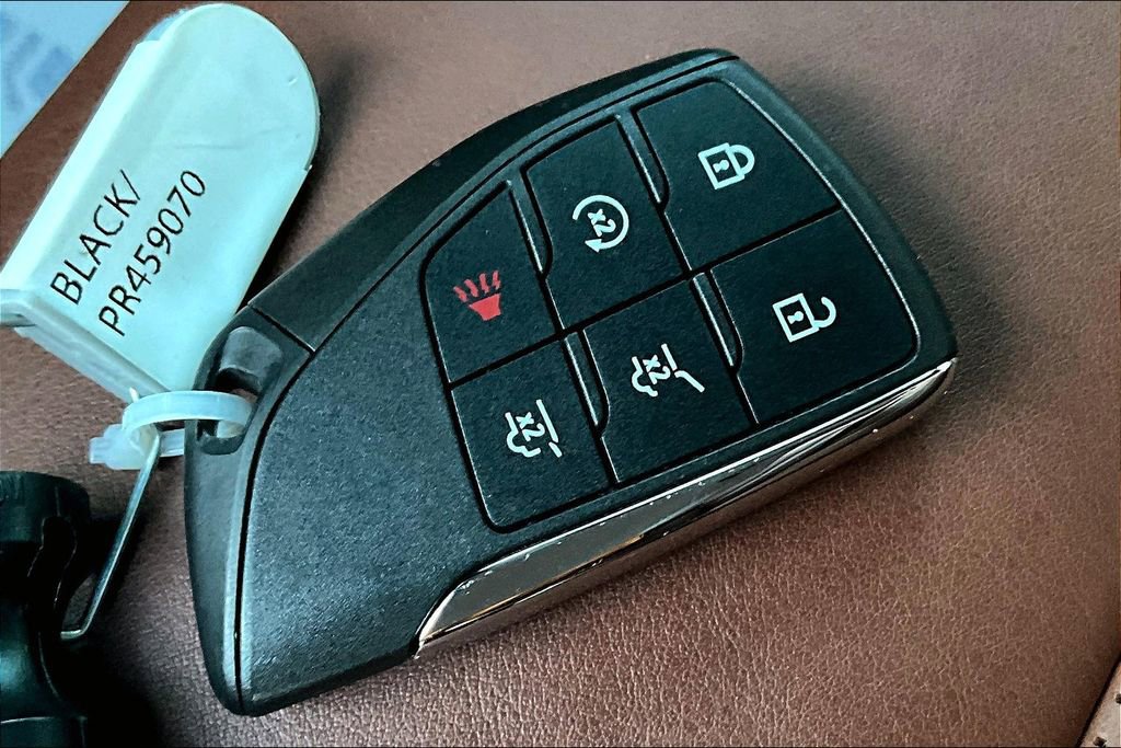 Used 2023 GMC Yukon Denali Ultimate image 11