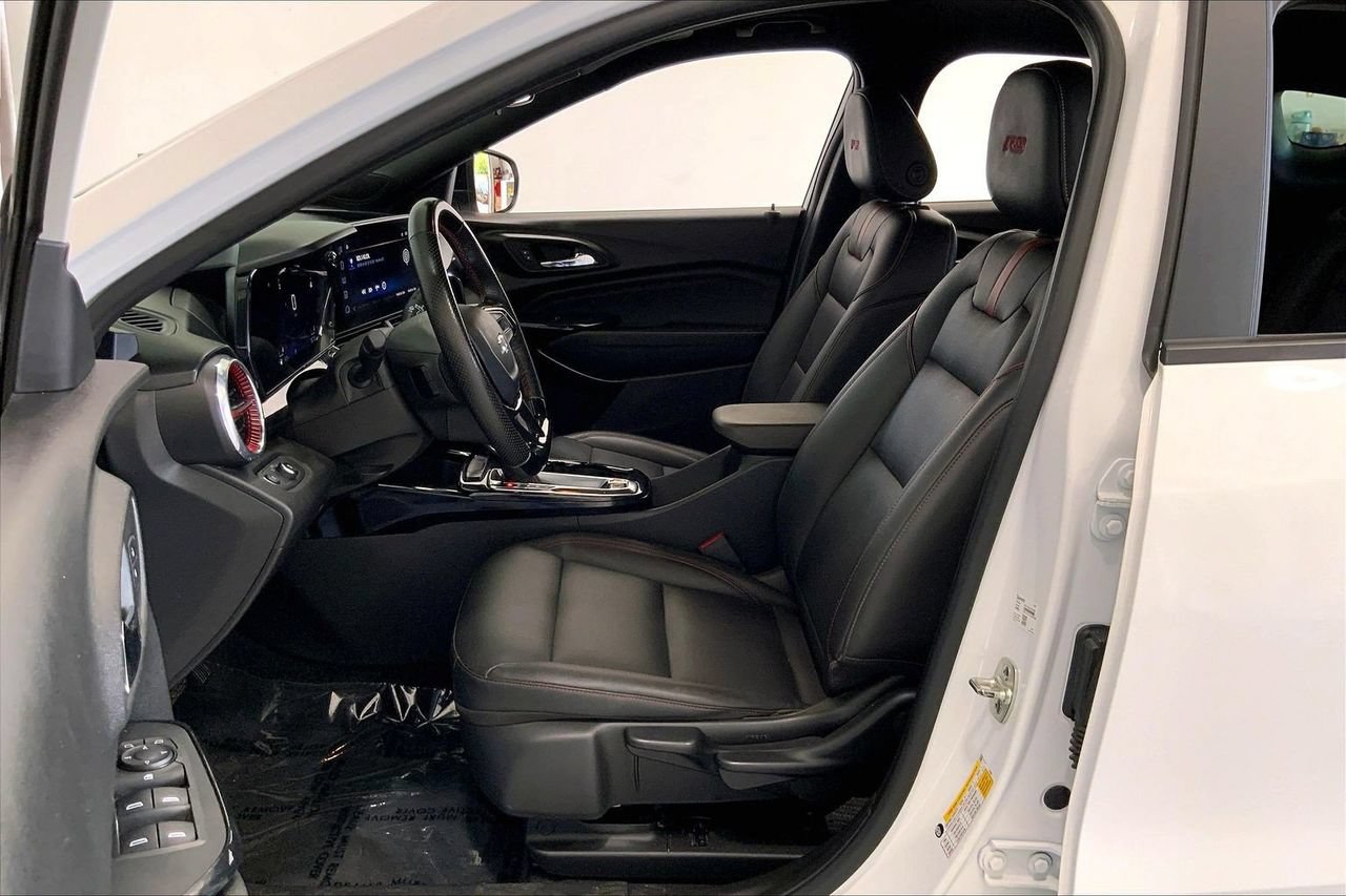 Used 2024 Chevrolet Trax RS w/ Driver Confidence Package FWD image 18