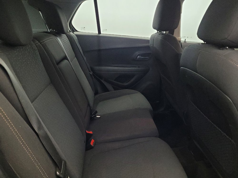 Used 2020 Chevrolet Trax LS FWD image 19