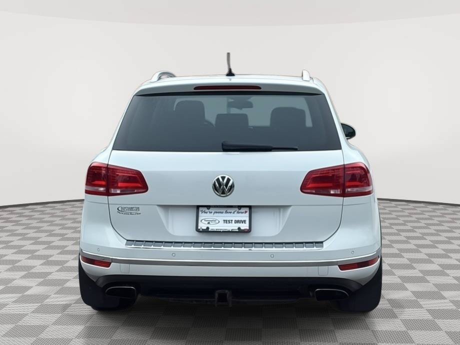 Used 2016 Volkswagen Touareg VR6 AWD/4WD image 6
