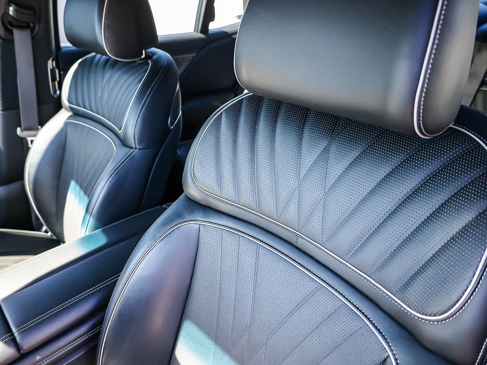 Used 2023 Genesis G90 3.5T AWD/4WD image 29