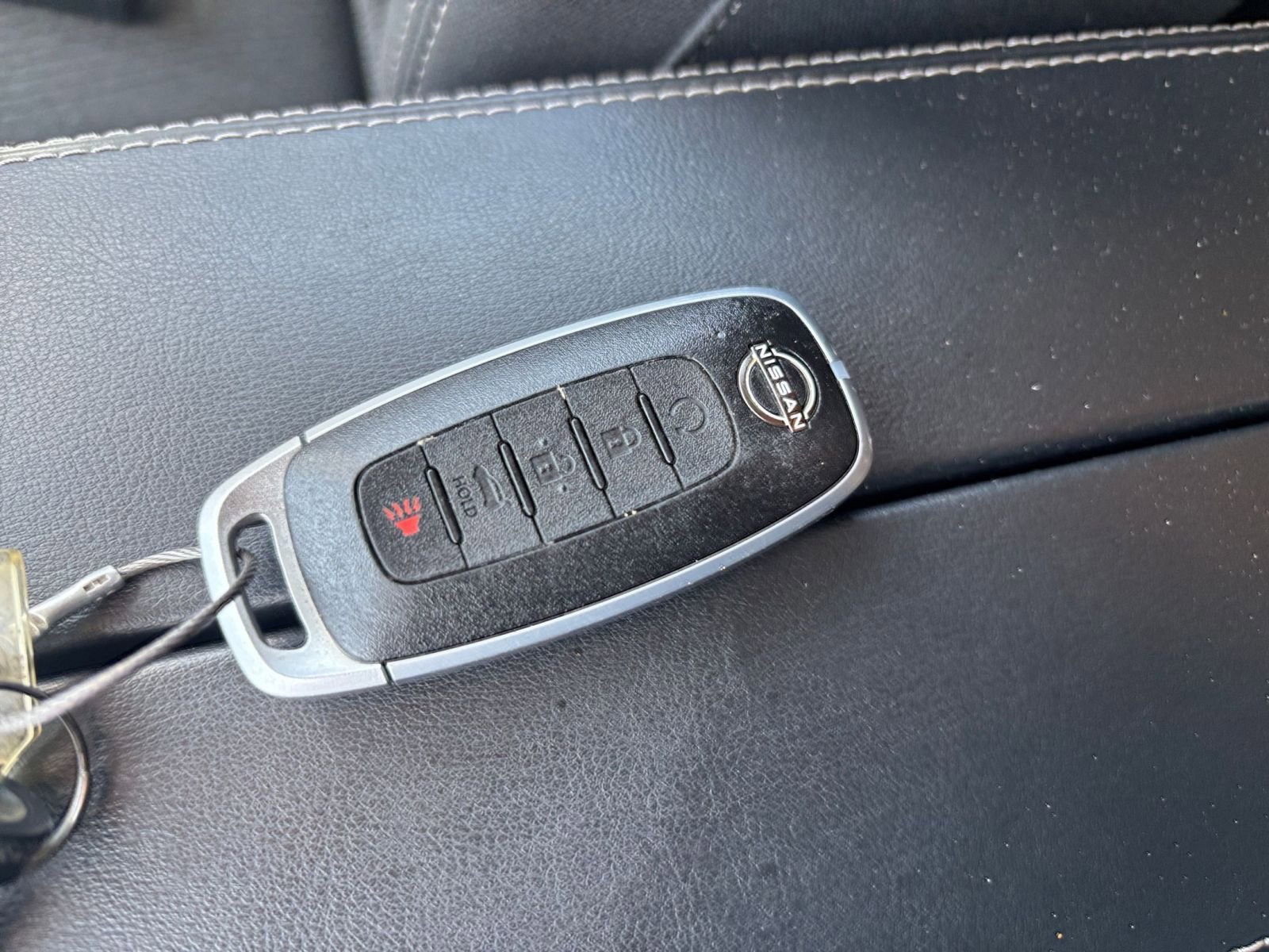 Used 2025 Nissan Rogue SV FWD image 21
