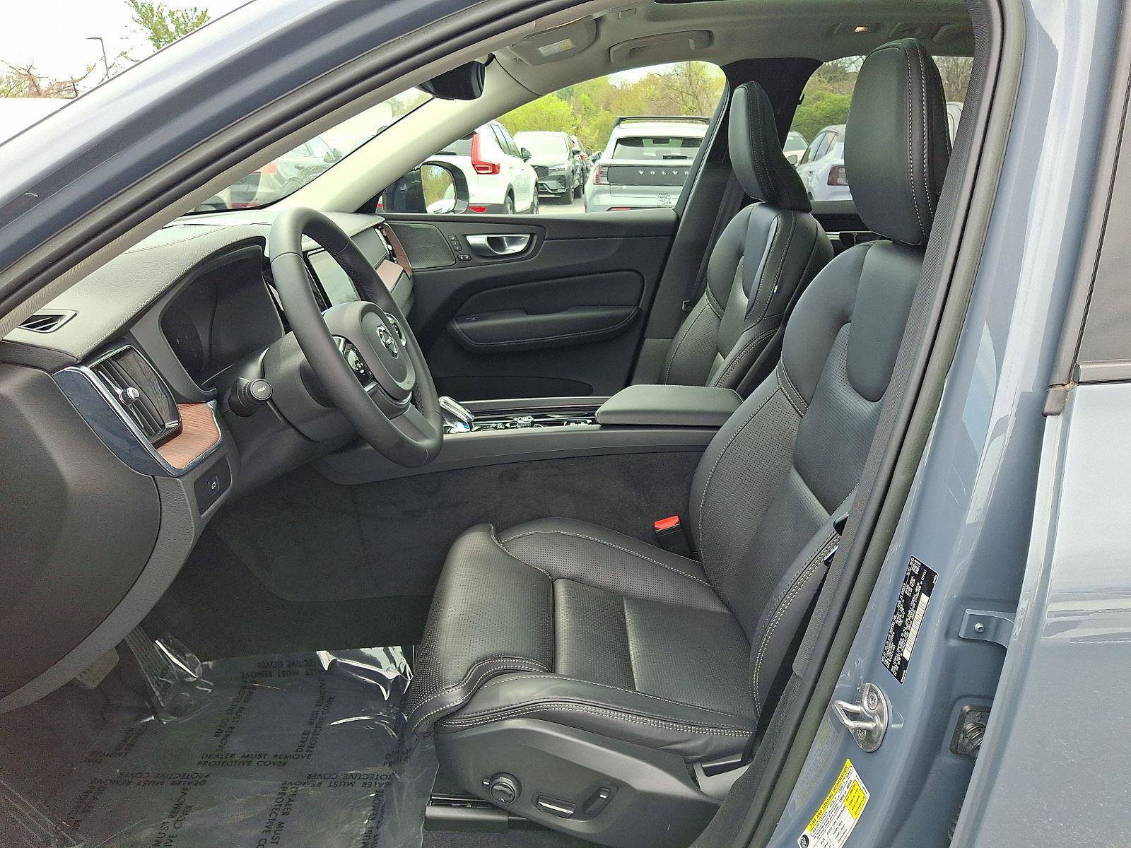 Certified 2023 Volvo XC60 B6 Ultimate w/ Protection Package Premier AWD/4WD image 14