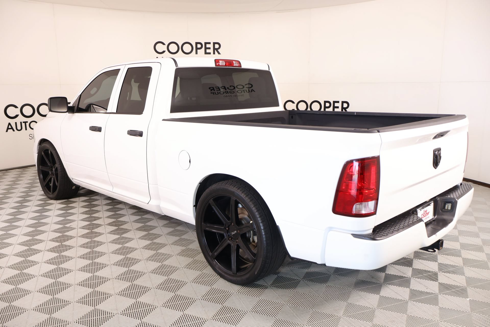 Used 2020 RAM 1500 Tradesman w/ Chrome Plus Package RWD image 21