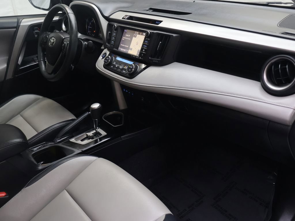 Used 2017 Toyota RAV4 Limited image 10
