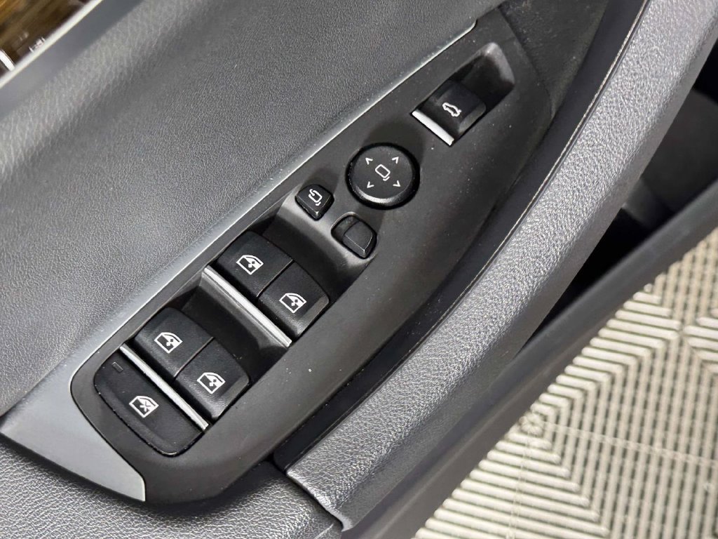 Used 2019 BMW X3 xDrive30i w/ Convenience Package AWD/4WD image 17