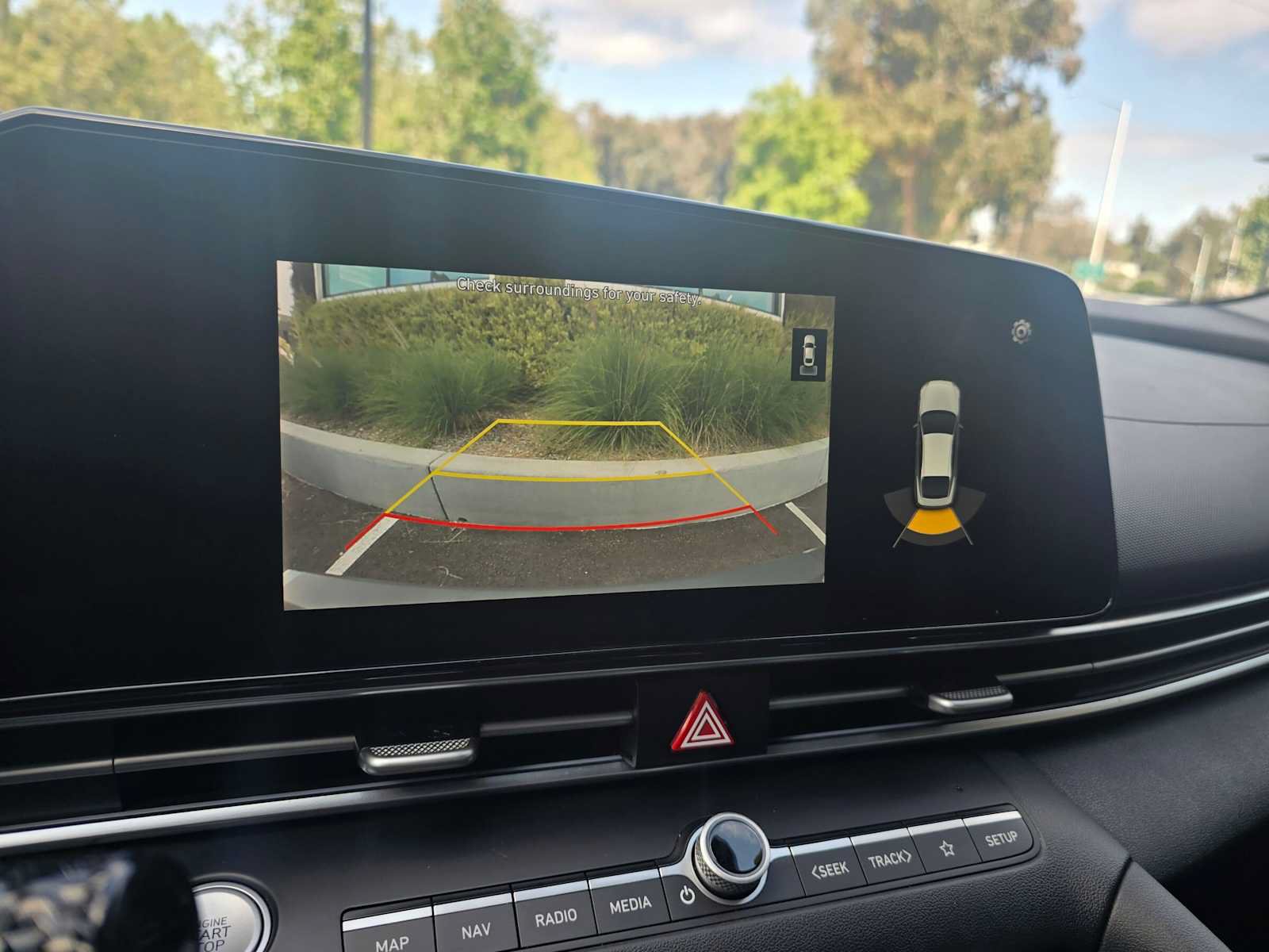 Used 2021 Hyundai Elantra Limited FWD image 29