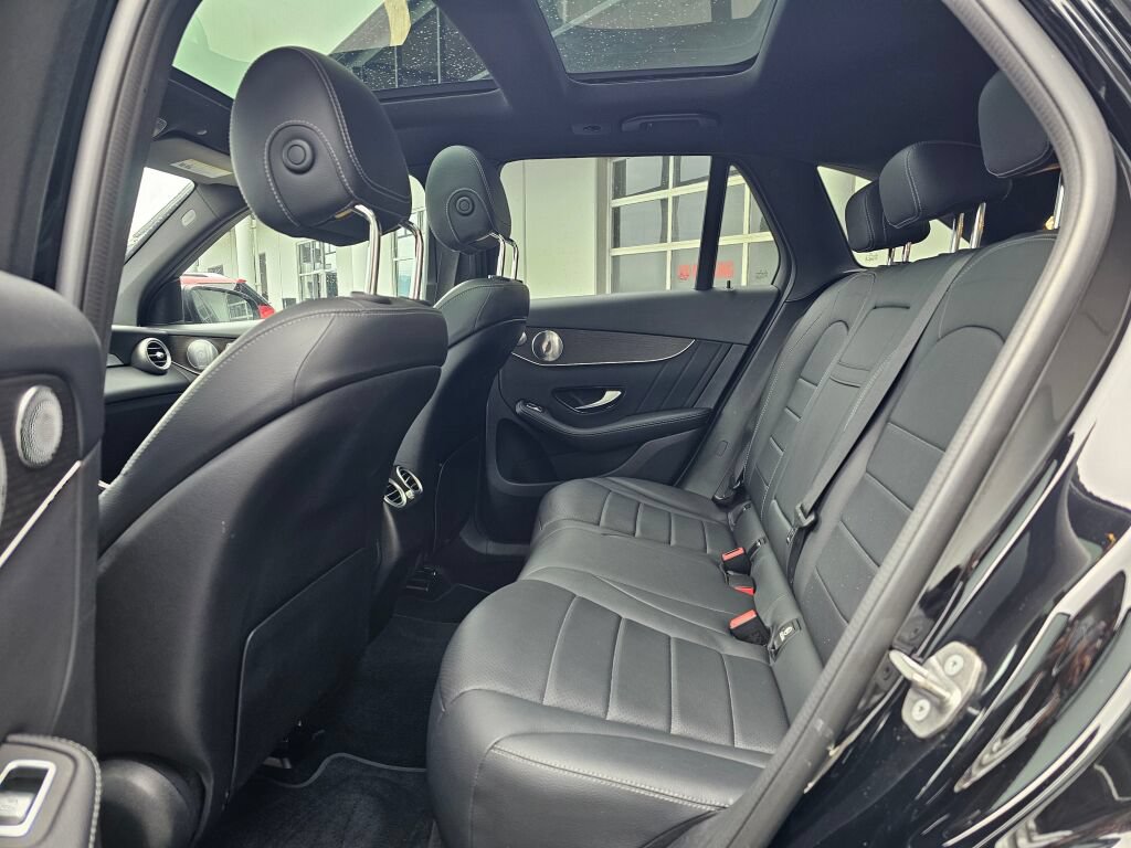 Used 2020 Mercedes-Benz GLC 300 4MATIC image 16