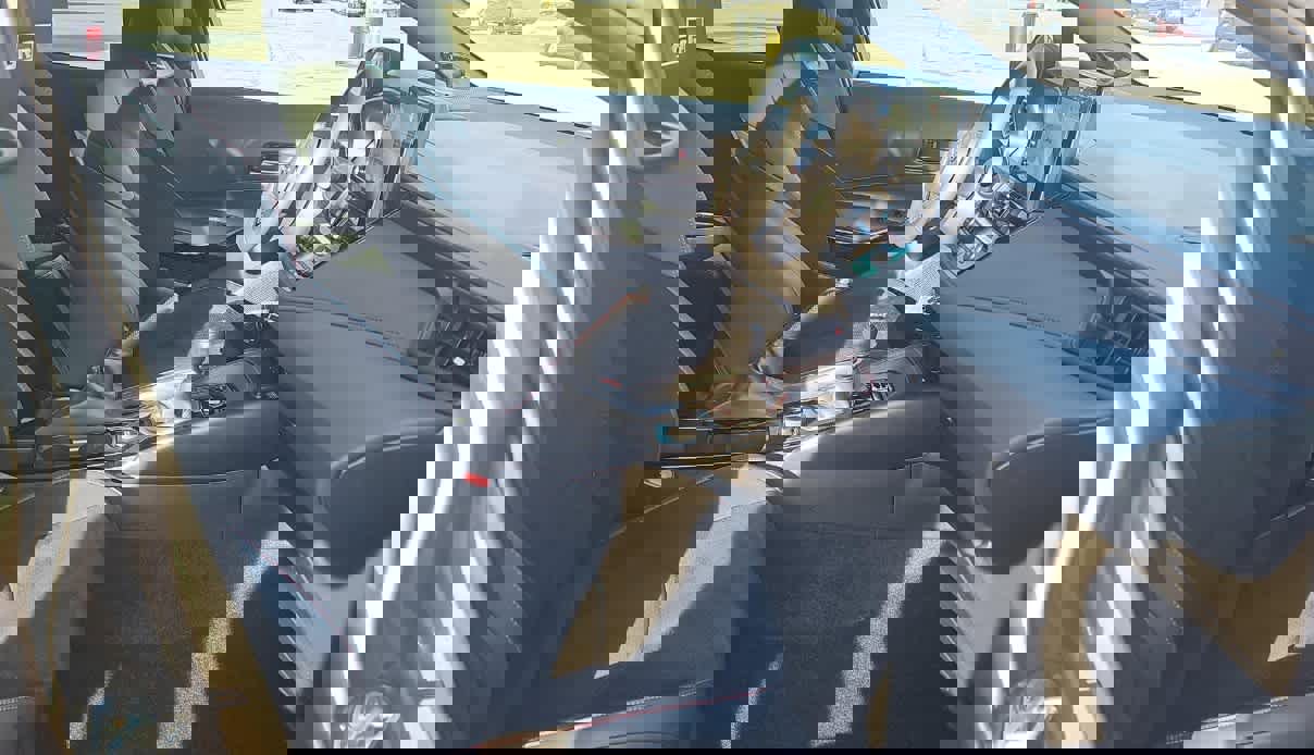 Used 2025 Toyota Corolla Premium Plus image 6