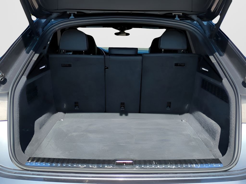 Used 2023 Audi Q8 Premium Plus image 14