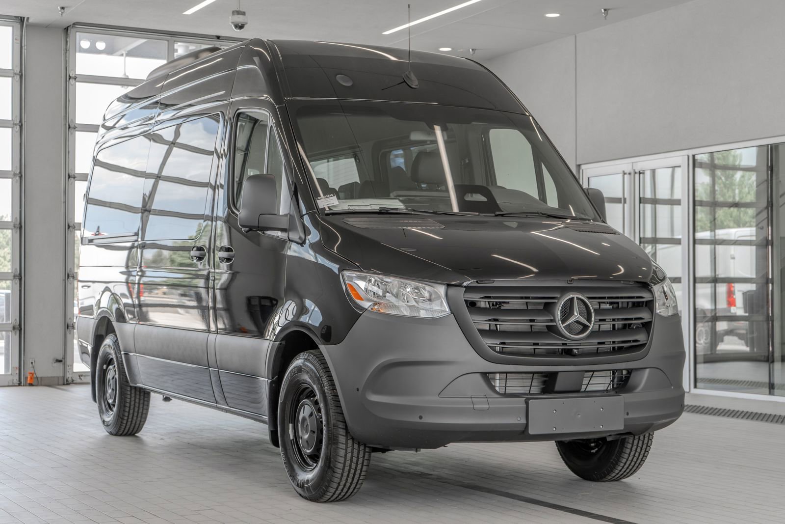 Used 2025 Mercedes-Benz Sprinter 2500 image 21