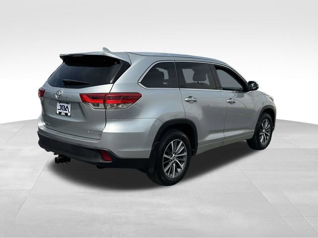 Used 2017 Toyota Highlander XLE AWD/4WD image 26