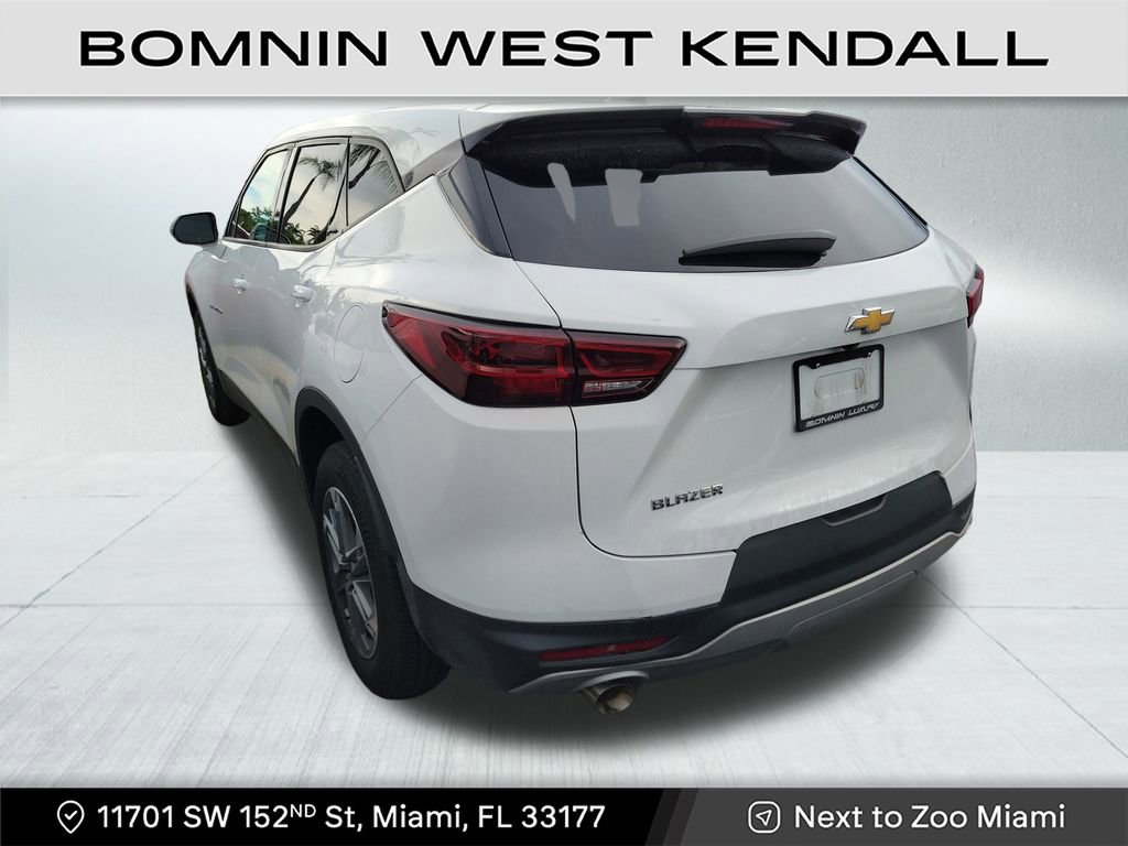Used 2023 Chevrolet Blazer LT image 3