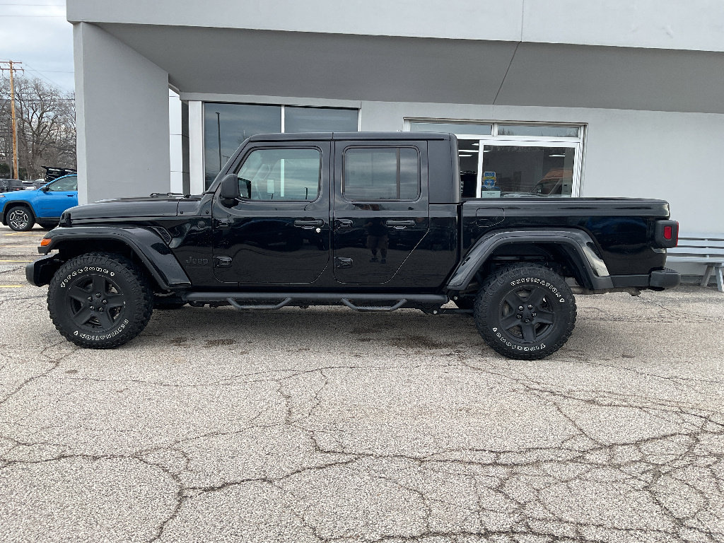 Used 2022 Jeep Gladiator Sport image 4